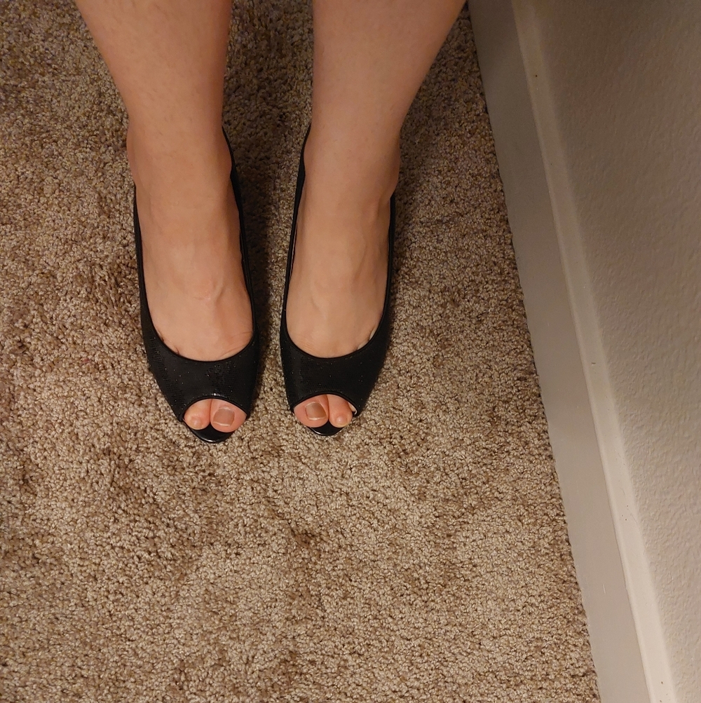 Vintage Christmas Elegant Black Peep-Toe Heels And Handbag